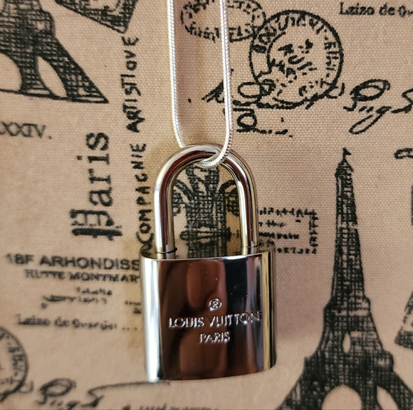 Authentic New Louis Vuitton Silver Lock & 2 Keys No. 448 - Picture 2 of 5